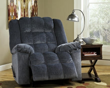 Load image into Gallery viewer, Ludden Recliner
