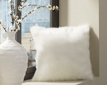 Load image into Gallery viewer, Himena Pillow

