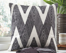 Load image into Gallery viewer, Carlina Pillow Set of 4
