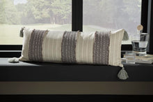 Load image into Gallery viewer, Linwood Pillow
