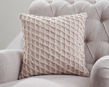Load image into Gallery viewer, Mayten Pillow Set of 4
