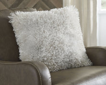 Load image into Gallery viewer, Jasmen Pillow Set of 4
