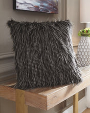 Load image into Gallery viewer, Ryley Pillow Set of 4
