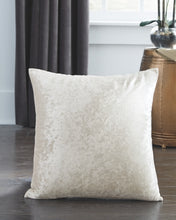 Load image into Gallery viewer, Misae Pillow Set of 4
