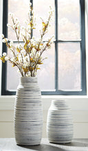 Load image into Gallery viewer, Donaver Vase Set of 2
