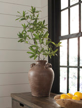 Load image into Gallery viewer, Diandra Vase
