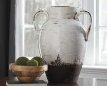 Load image into Gallery viewer, Dion Vase

