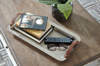 Joelle Tray