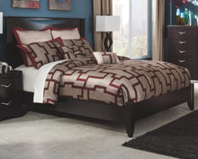 Load image into Gallery viewer, Zanbury Queen Panel Bed

