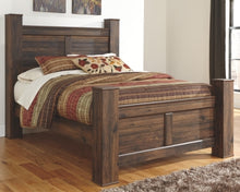 Load image into Gallery viewer, Quinden King Poster Bed
