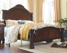 Load image into Gallery viewer, North Shore Queen Panel Bed
