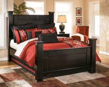 Load image into Gallery viewer, Shay Queen Poster Bed
