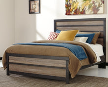 Load image into Gallery viewer, Harlinton Queen Panel Bed
