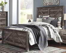 Load image into Gallery viewer, Wynnlow Queen Crossbuck Panel Bed

