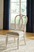 Load image into Gallery viewer, Realyn Dining Room Chair
