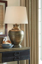 Load image into Gallery viewer, Eviana Table Lamp
