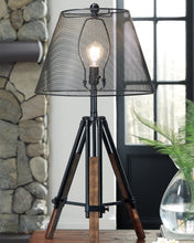 Load image into Gallery viewer, Leolyn Table Lamp

