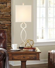 Load image into Gallery viewer, Taggert Table Lamp
