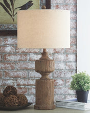 Load image into Gallery viewer, Madelief Table Lamp
