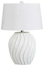 Load image into Gallery viewer, Hidago Table Lamp
