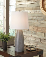 Load image into Gallery viewer, Shavontae Table Lamp Set of 2
