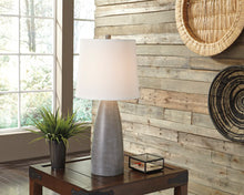 Load image into Gallery viewer, Shavontae Table Lamp Set of 2
