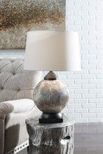 Load image into Gallery viewer, Cailan Table Lamp
