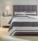 Load image into Gallery viewer, Masako 3-Piece Queen Comforter Set
