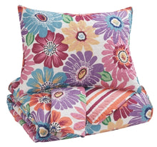 Load image into Gallery viewer, Alexei 3-Piece Full Quilt Set
