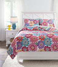 Load image into Gallery viewer, Alexei 3-Piece Full Quilt Set
