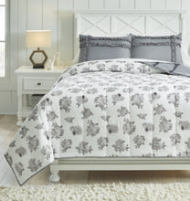 Load image into Gallery viewer, Meghdad 3-Piece Full Comforter Set
