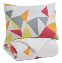 Load image into Gallery viewer, Maxie 2-Piece Twin Comforter Set
