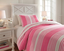 Load image into Gallery viewer, Taries 2-Piece Twin Duvet Cover Set
