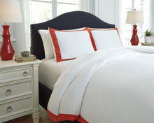 Load image into Gallery viewer, Ransik Pike 3-Piece Queen Duvet Cover Set
