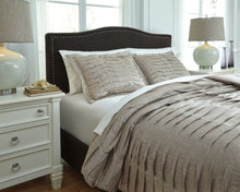 Load image into Gallery viewer, Voltos 3-Piece Queen Duvet Cover Set
