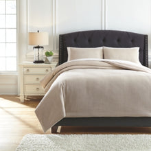 Load image into Gallery viewer, Mayda 3-Piece Queen Comforter Set
