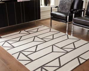 Derval 8 x 10 Rug